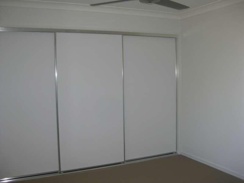 2/2 Gabrielle Court, Kallangur QLD 4503