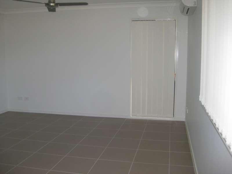 2/2 Gabrielle Court, Kallangur QLD 4503