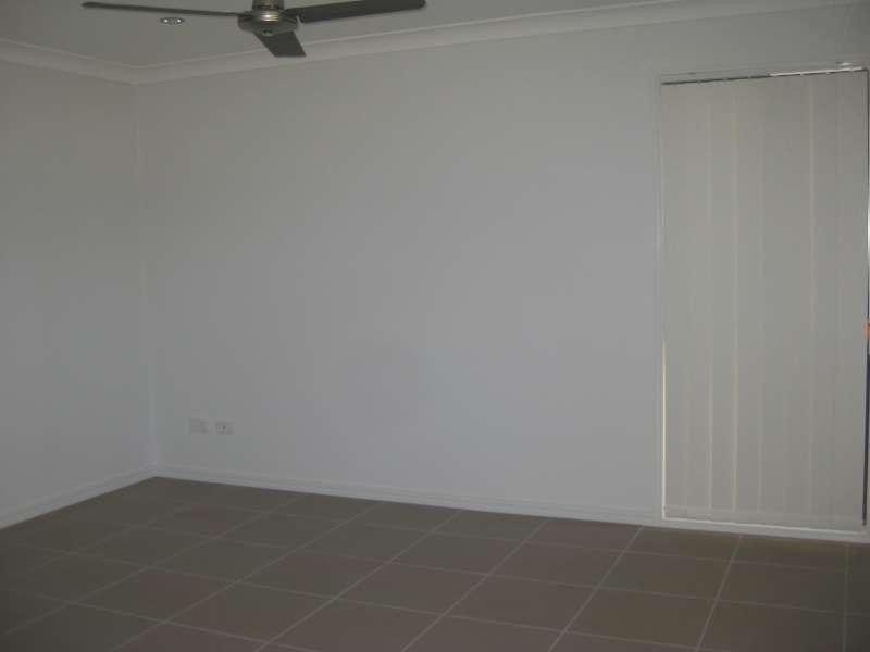 2/2 Gabrielle Court, Kallangur QLD 4503