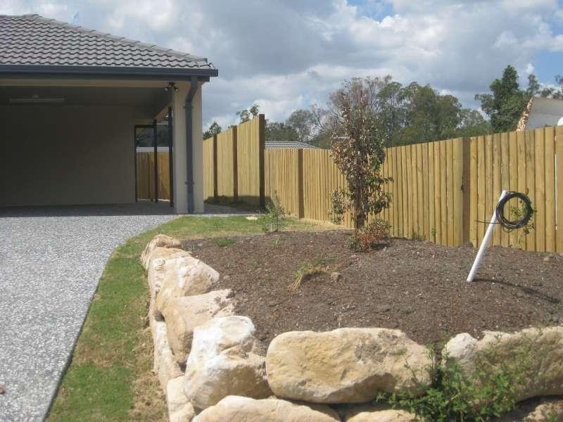 2/2 Gabrielle Court, Kallangur QLD 4503