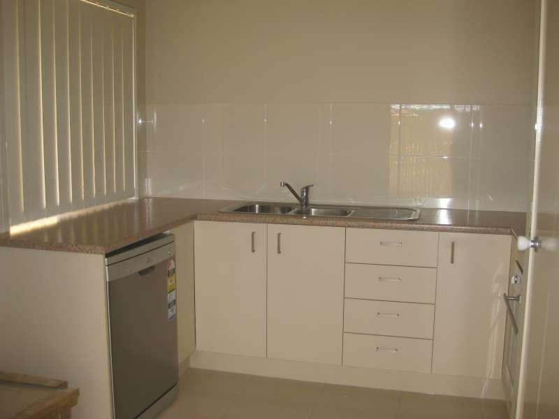 2/2 Eve Court, Kallangur QLD 4503