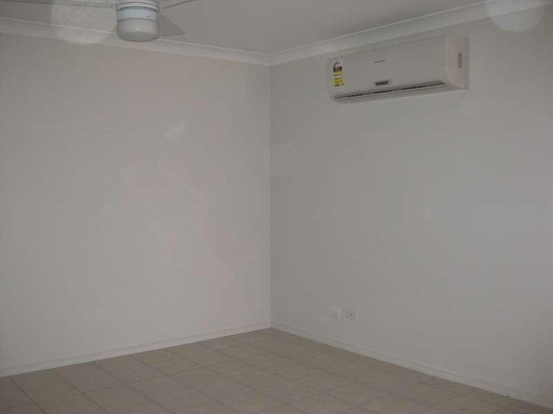2/1 Plover Court, Warner QLD 4500