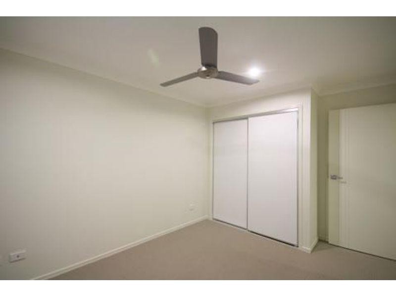 2/43 Diane Parade, Kallangur QLD 4503