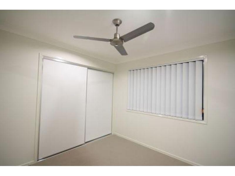 2/43 Diane Parade, Kallangur QLD 4503