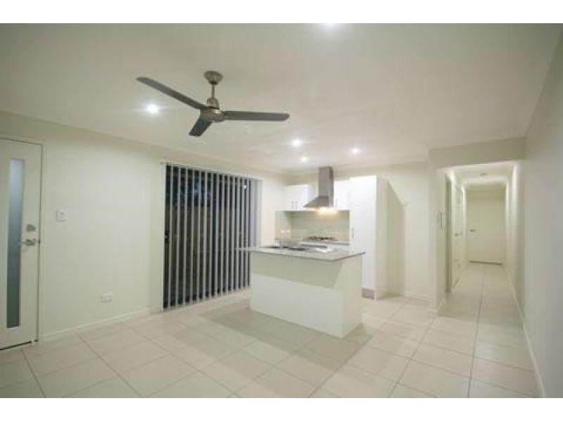 2/43 Diane Parade, Kallangur QLD 4503