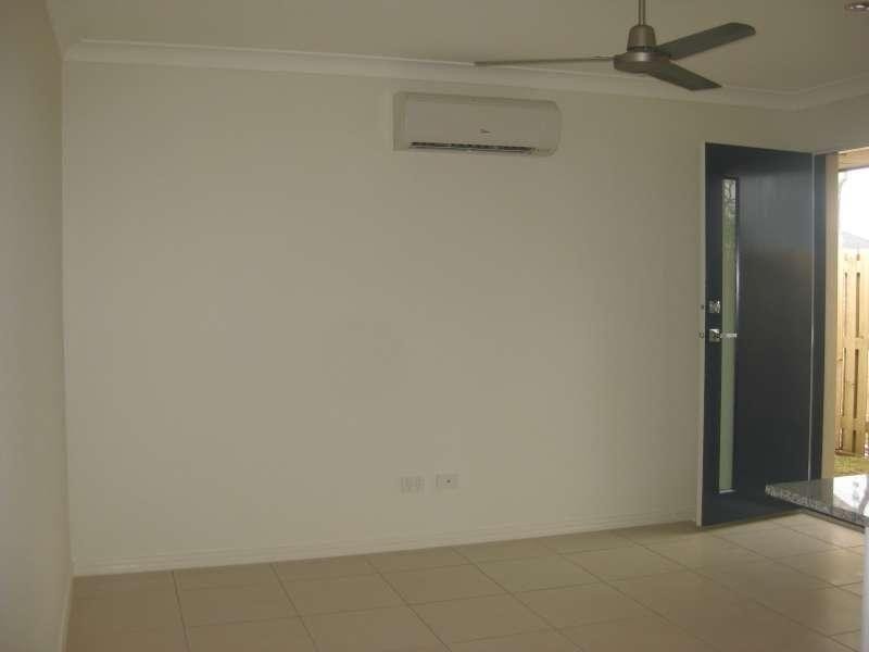 2/43 Diane Parade, Kallangur QLD 4503