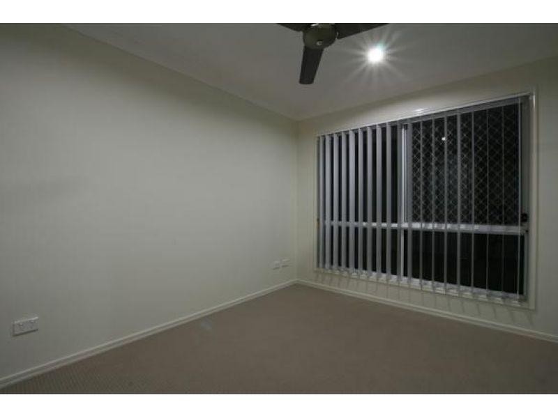 2/5 Lygon Place, Kallangur QLD 4503