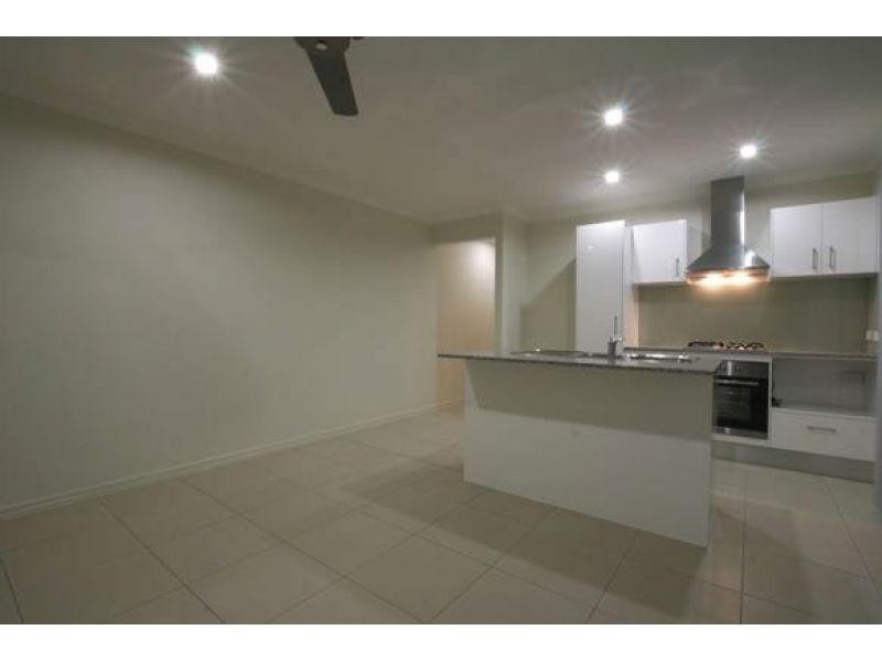 2/5 Lygon Place, Kallangur QLD 4503