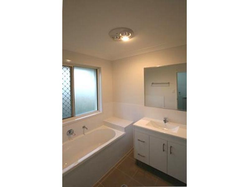 1/1 Lygon Place, Kallangur QLD 4503