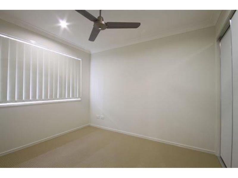 2/6 Gabrielle Court, Kallangur QLD 4503