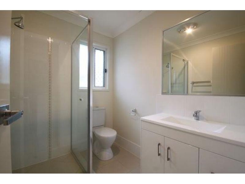 2/6 Gabrielle Court, Kallangur QLD 4503