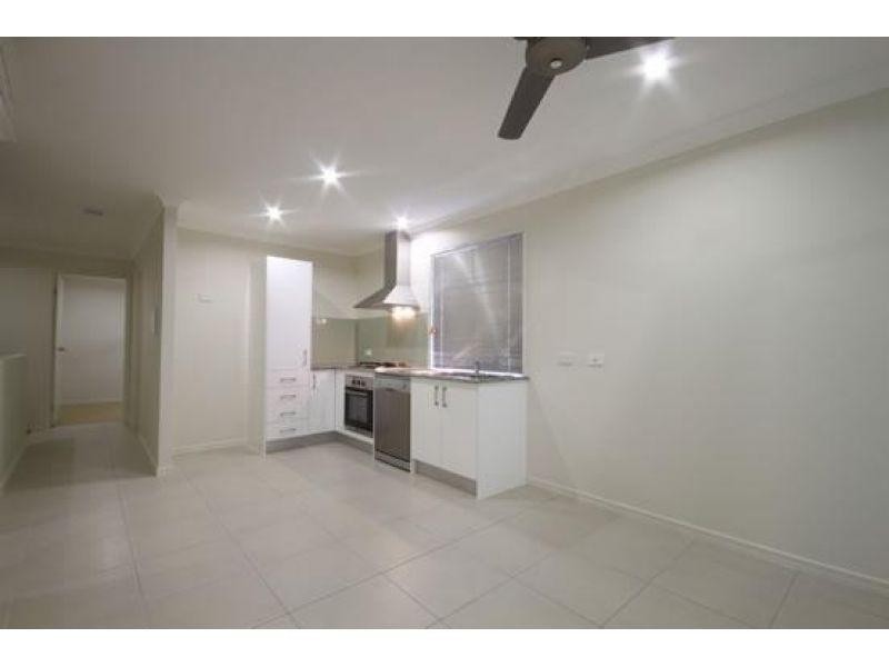 2/6 Gabrielle Court, Kallangur QLD 4503