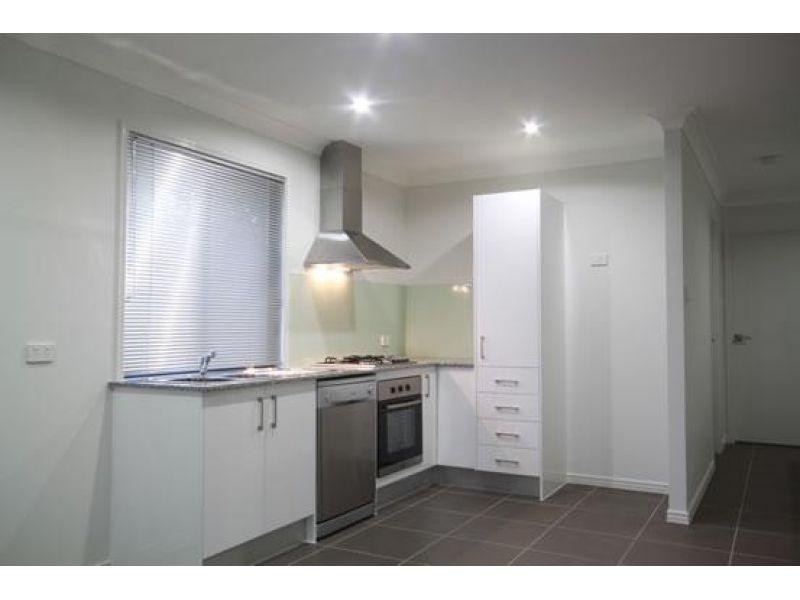 2/7 Gabrielle Court, Kallangur QLD 4503