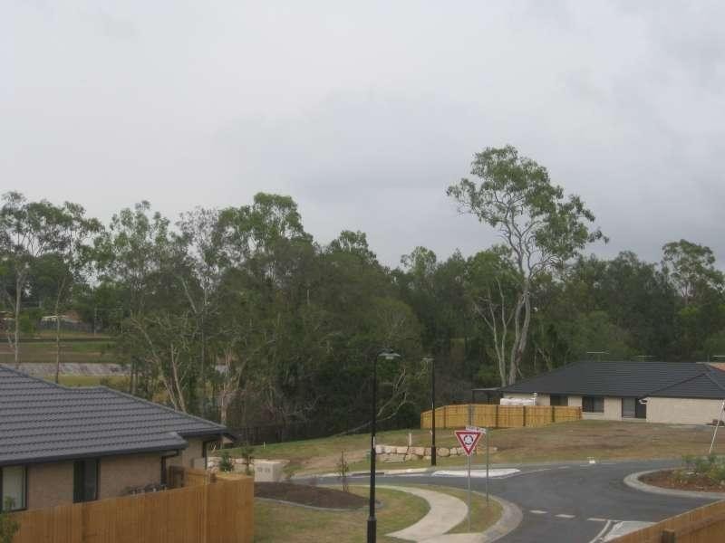 2/7 Gabrielle Court, Kallangur QLD 4503