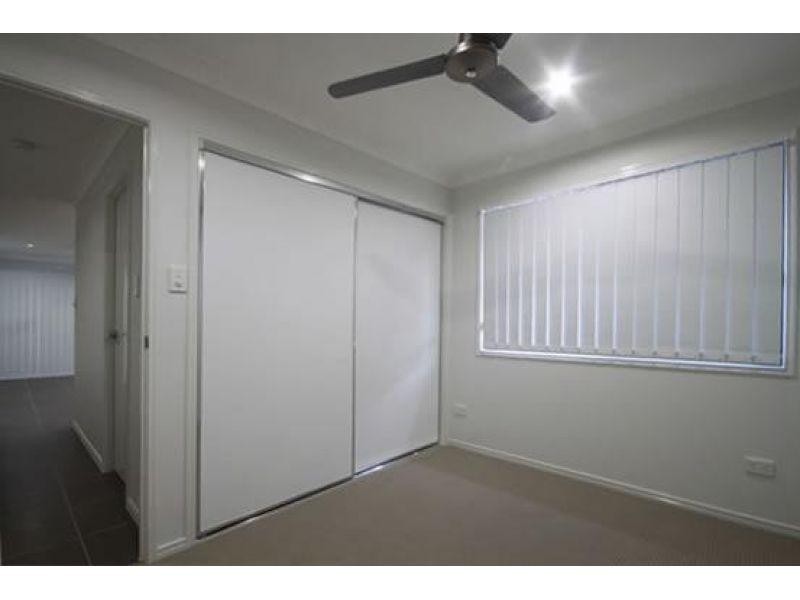 2/7 Gabrielle Court, Kallangur QLD 4503