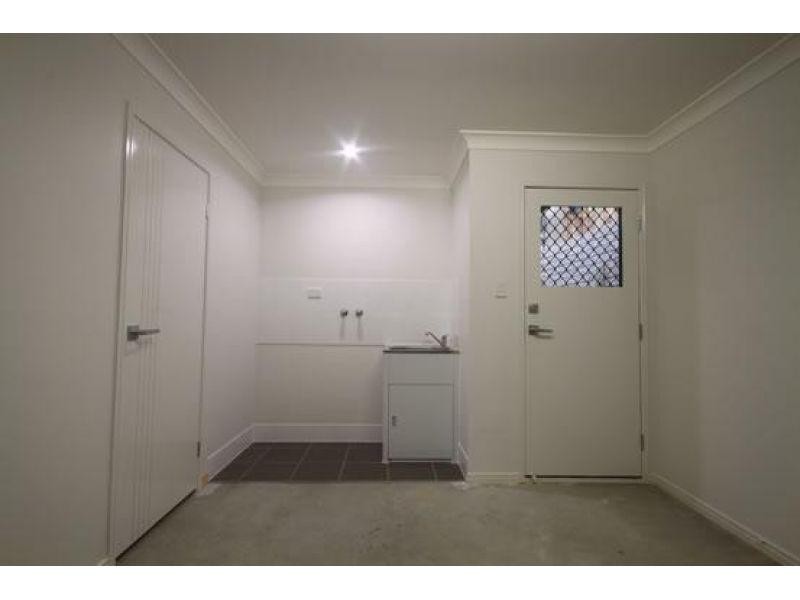 2/7 Gabrielle Court, Kallangur QLD 4503