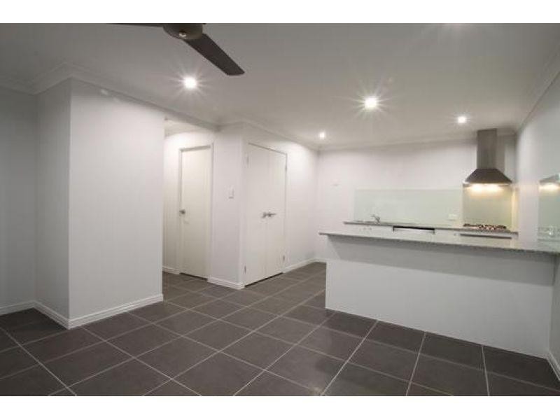 2/18 Homeland Crescent, Warner QLD 4500