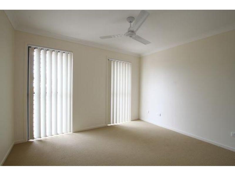 2/6 Crestwood Court, Kurwongbah QLD 4503