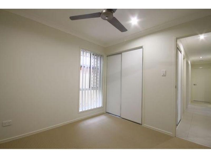 1/8 Gabrielle Court, Kallangur QLD 4503