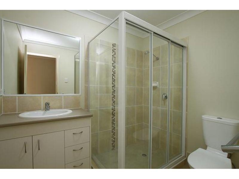 2/1 Lotus Avenue, Caboolture QLD 4510