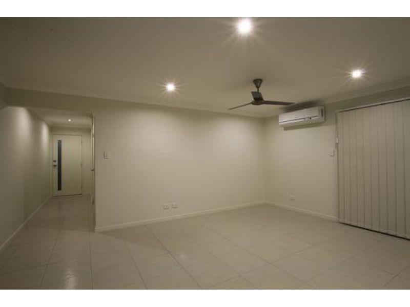 1/54 Sunflower Crescent, Upper Caboolture QLD 4510