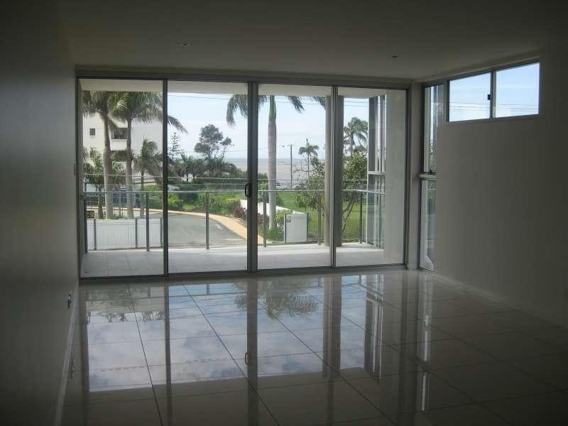 2/75 Sutton Street, Redcliffe QLD 4020