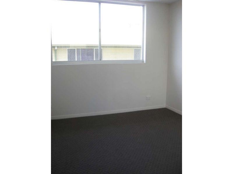 2/75 Sutton Street, Redcliffe QLD 4020