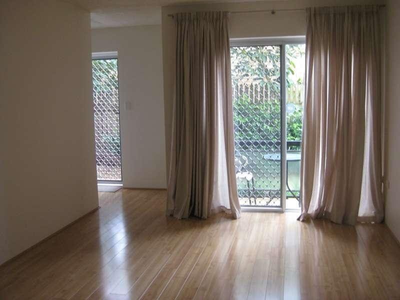 3/115 Prince Edward Parade, Scarborough QLD 4020