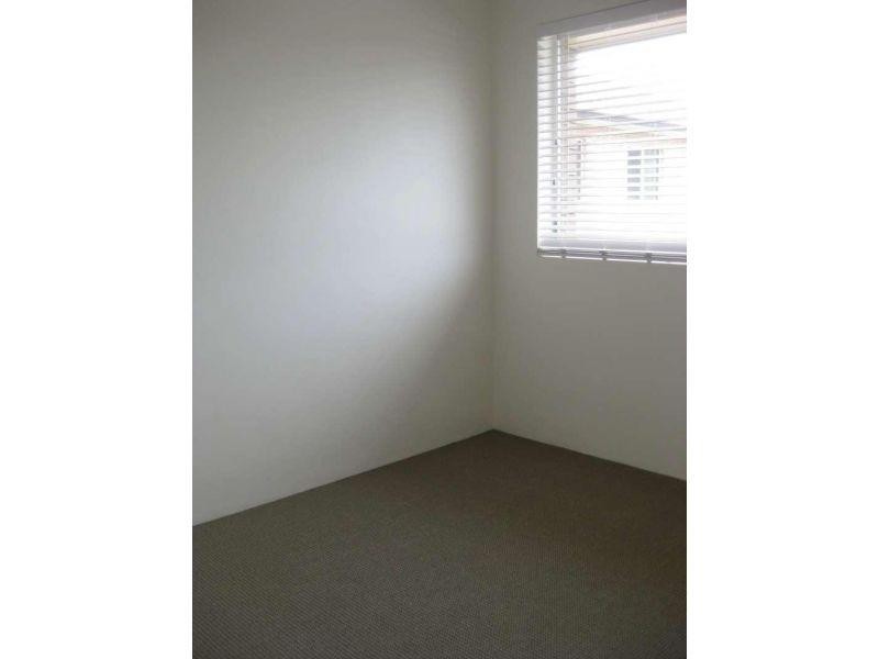 3/115 Prince Edward Parade, Scarborough QLD 4020