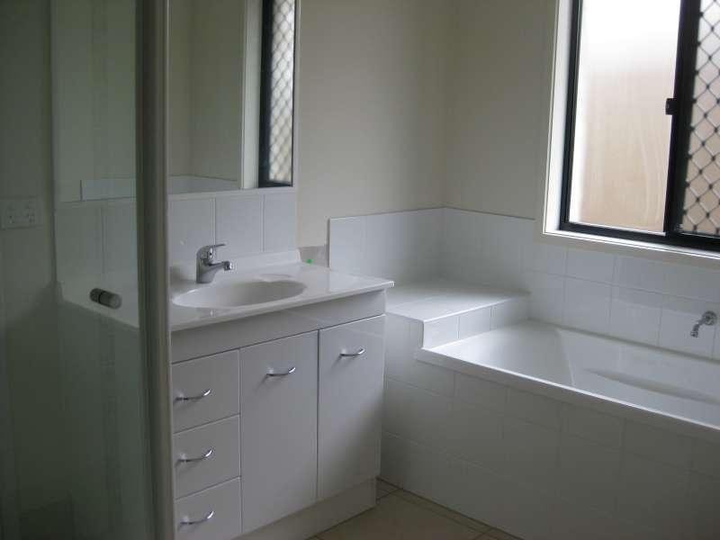 3 Samuel Way, Narangba QLD 4504