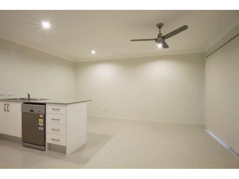 2/7 Thistle Street, Upper Caboolture QLD 4510