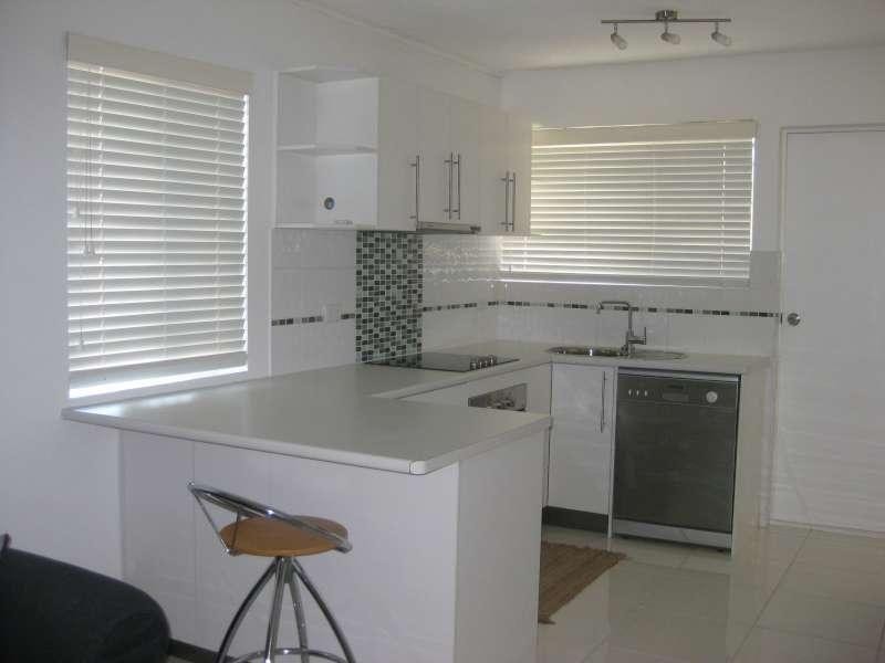 1/115 Prince Edward Parade, Scarborough QLD 4020