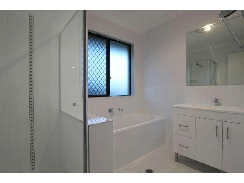 1/5 Sims Street, Caboolture QLD 4510