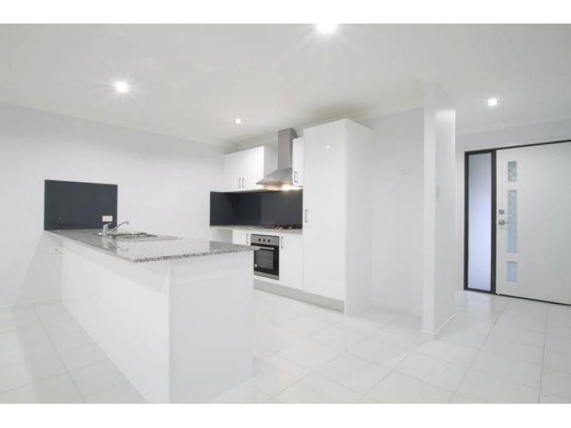 1/6 Sapphire Court, Morayfield QLD 4506