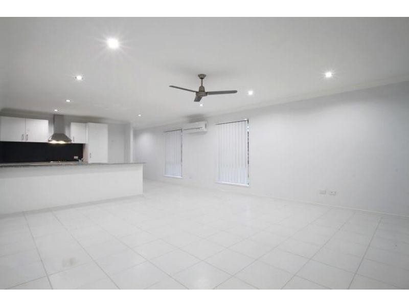 1/6 Sapphire Court, Morayfield QLD 4506
