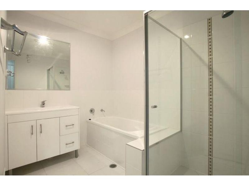 1/6 Sapphire Court, Morayfield QLD 4506