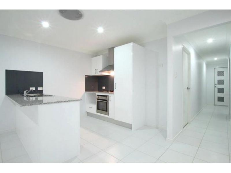 2/8 Thistle Street, Upper Caboolture QLD 4510