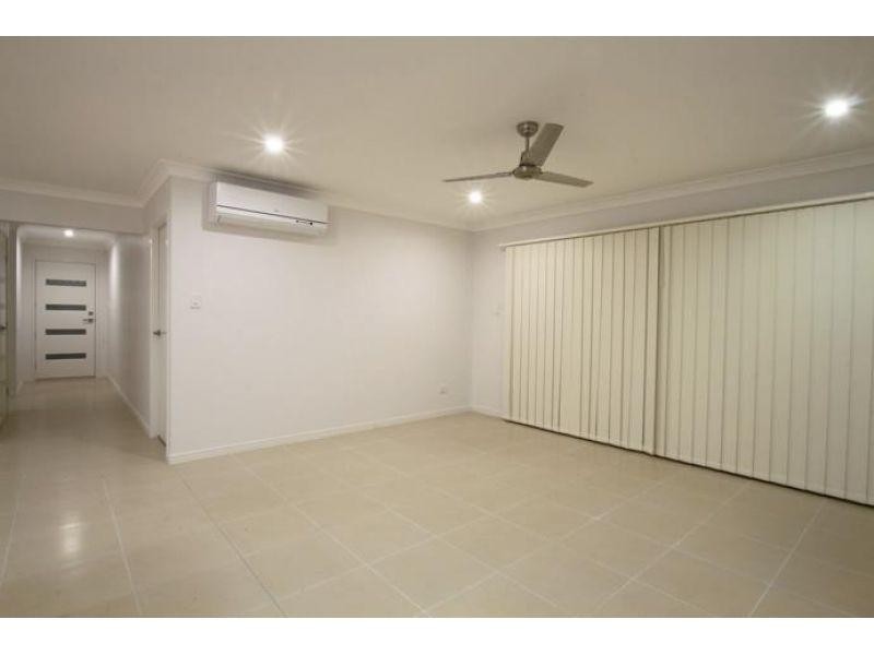 1/4 Levi Avenue, Morayfield QLD 4506