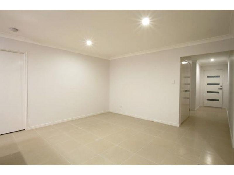 1/4 Levi Avenue, Morayfield QLD 4506