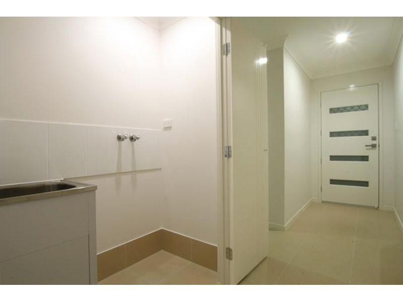 1/4 Levi Avenue, Morayfield QLD 4506