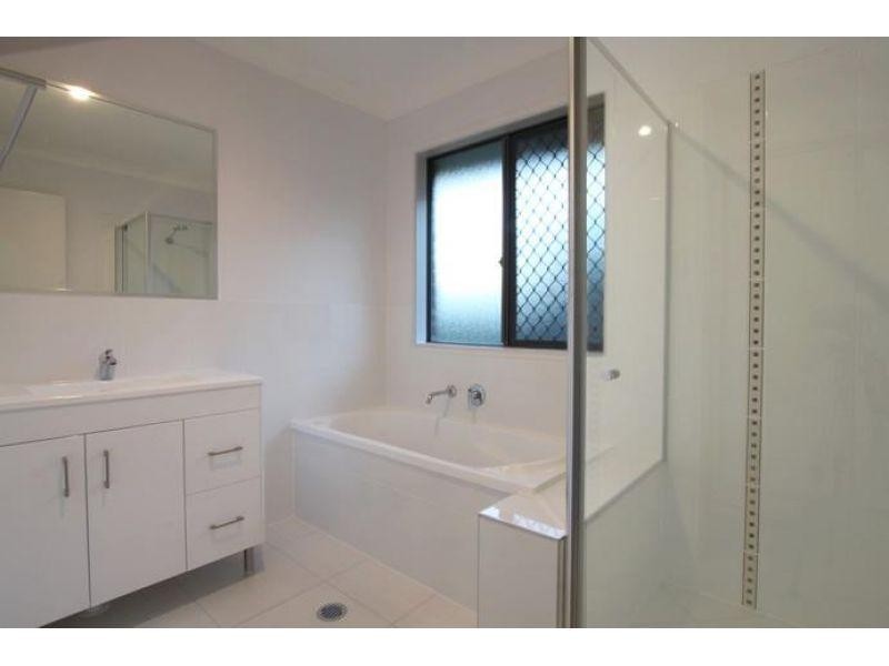 1/20 Braheem Street, Morayfield QLD 4506