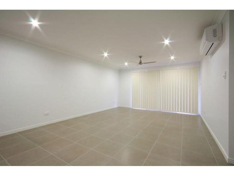 1/9 Baphal Crescent, Narangba QLD 4504