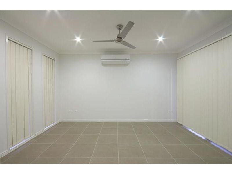 2/9 Baphal Crescent, Narangba QLD 4504