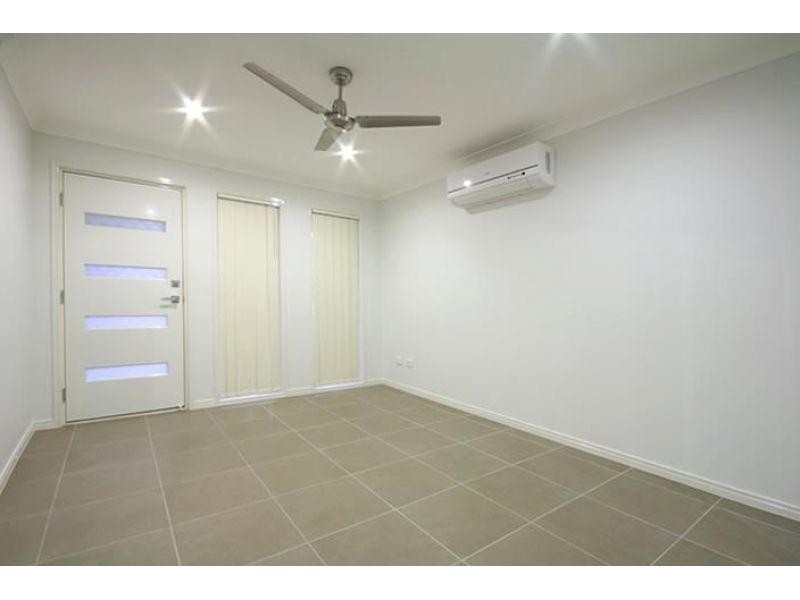 2/9 Baphal Crescent, Narangba QLD 4504