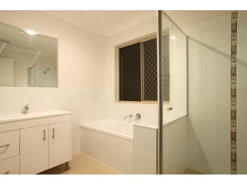 1/31 Sunflower Crescent, Upper Caboolture QLD 4510