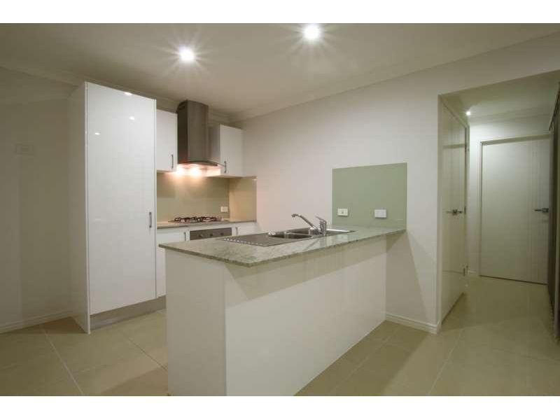 2/31 Sunflower Crescent, Upper Caboolture QLD 4510