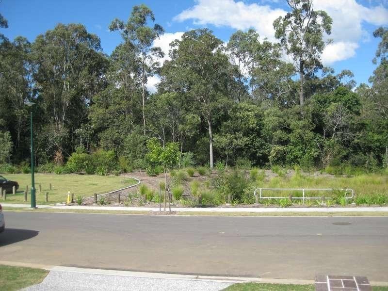 2/31 Sunflower Crescent, Upper Caboolture QLD 4510