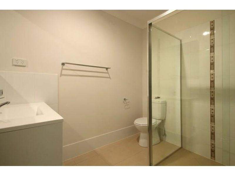 2/3 Reichman Street, Caboolture QLD 4510