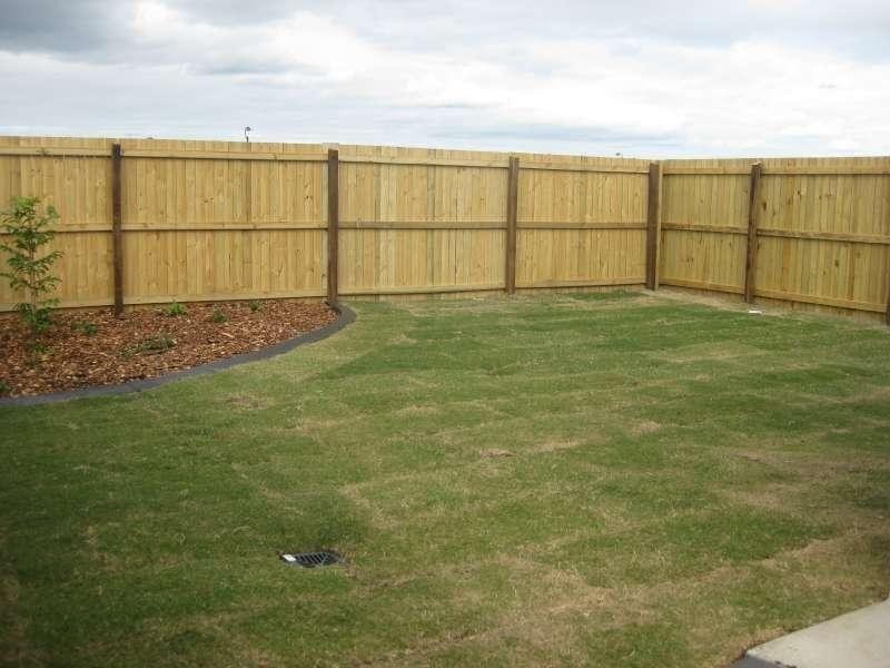 2/3 Reichman Street, Caboolture QLD 4510