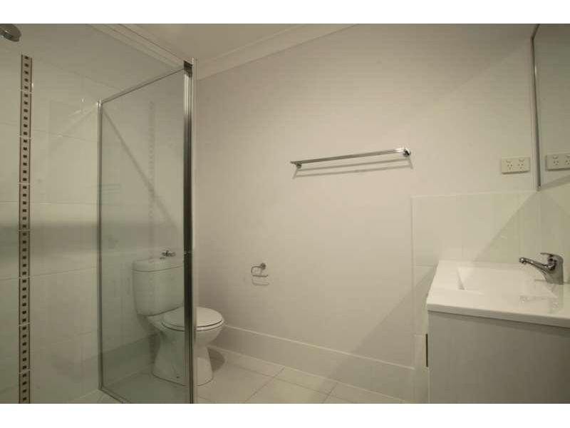 2/11 Thistle Street, Upper Caboolture QLD 4510